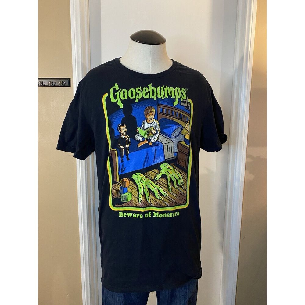 Goosebumps "Beware‎ of Monsters" T Shirt  Size Medium M Black Graphic Print
